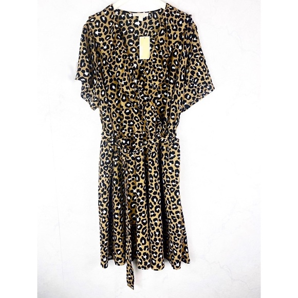 [MK] Classic Animal Print Ruffle Wrap Dress - Picture 1 of 6